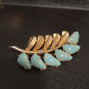 Elegant Gold and Turquoise Leaf Brooch